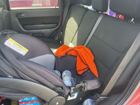 Used 2010 Ford Escape XLT image 8