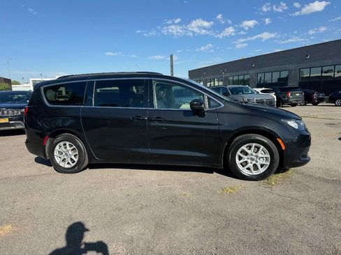 Used 2020 Chrysler Voyager Lxi w/ Cold Weather Group image 8