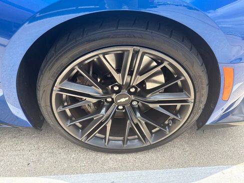 Used 2017 Chevrolet Camaro ZL1 RWD image 5