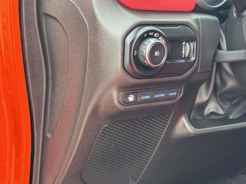 Used 2023 Jeep Wrangler Unlimited Rubicon 4xe AWD/4WD image 13