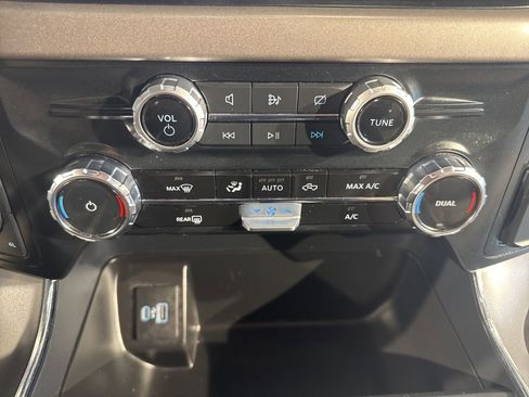 Used 2024 Ford F150 XLT w/ Mobile Office Package image 28