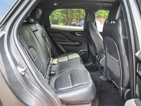 Used 2019 Jaguar F-PACE R-Sport AWD/4WD image 15