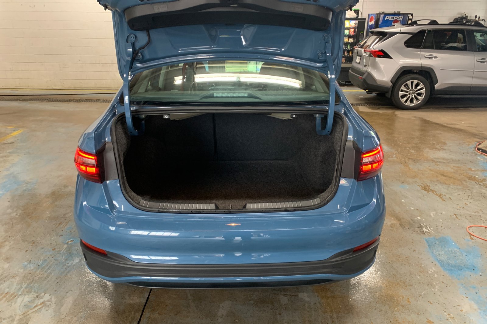 Used 2025 Volkswagen Jetta S FWD image 31