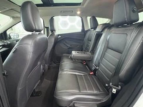 Used 2018 Ford Escape Titanium image 9