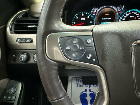 Used 2018 GMC Yukon Denali w/ Denali Ultimate Package AWD/4WD image 32