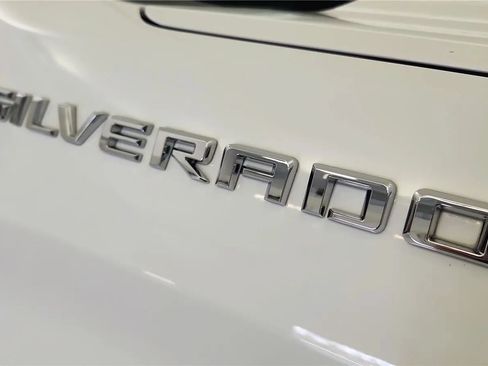 Used 2023 Chevrolet Silverado 1500 LT AWD/4WD image 17