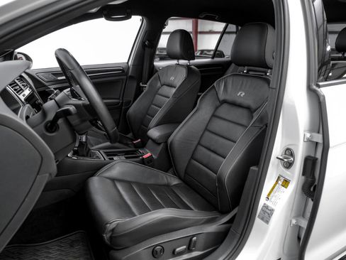 Used 2019 Volkswagen Golf R 4-Door image 4