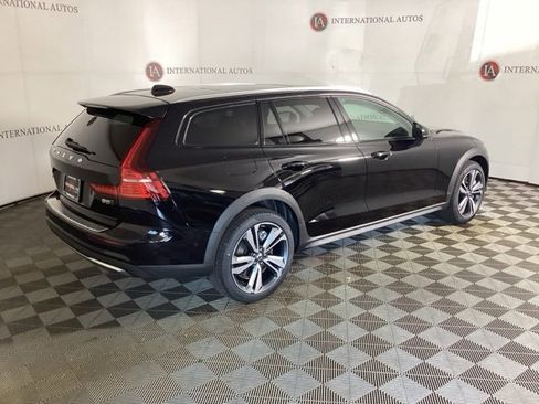 New 2026 Volvo V60 B5 Cross Country Plus w/ Climate Package image 4