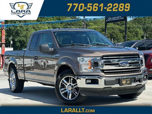Used 2018 Ford F150 XLT w/ Trailer Tow Package RWD image 1