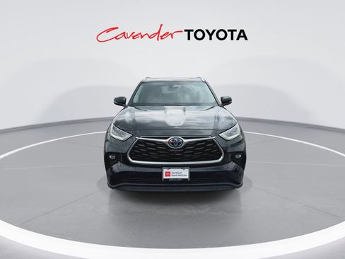 Used 2022 Toyota Highlander Limited image 3