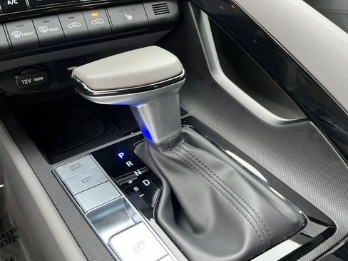 Used 2025 Hyundai Elantra SEL image 41