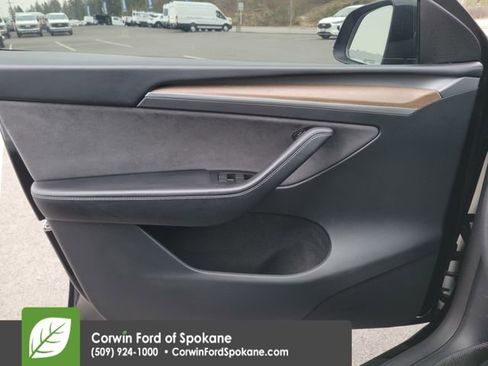 Used 2025 Tesla Model Y Long Range image 23