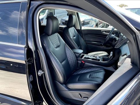 Certified 2024 Ford Edge Titanium w/ Equipment Group 301A AWD/4WD image 13