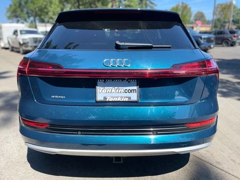 Used 2019 Audi e-tron Prestige w/ Prestige Package AWD/4WD image 5