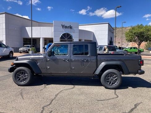 New 2025 Jeep Gladiator Sport AWD/4WD image 1