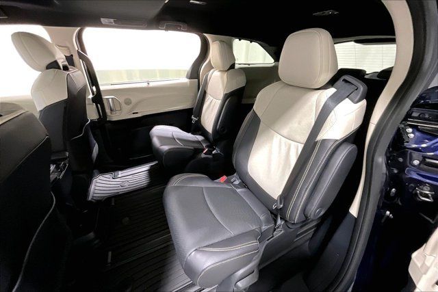 Used 2026 Toyota Sienna Limited AWD/4WD image 27