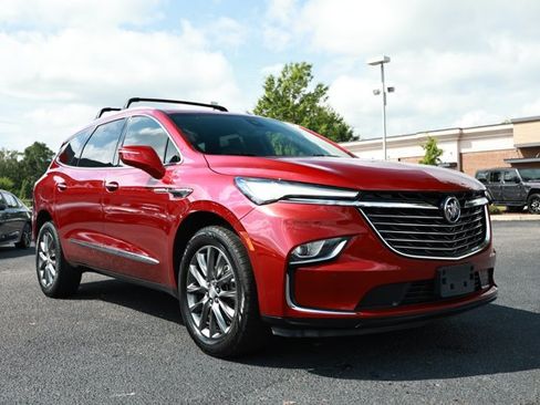 Used 2022 Buick Enclave Essence w/ Sound and Sites Package FWD image 3