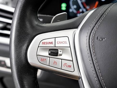 Used 2022 BMW X7 xDrive40i w/ Premium Package image 12