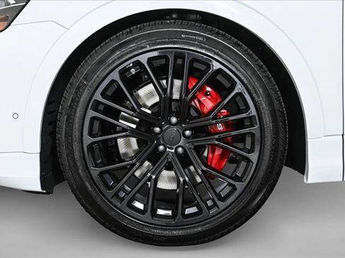 New 2026 Audi SQ8 Prestige image 25