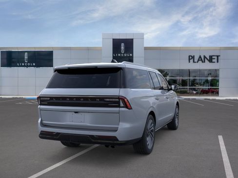 New 2026 Lincoln Navigator L Reserve AWD/4WD image 8