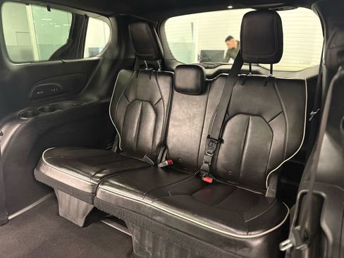 Used 2018 Chrysler Pacifica Limited w/ Advanced Safetytec Group image 29