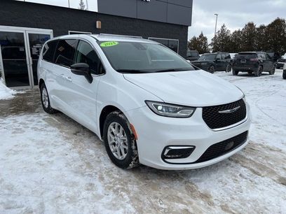 Certified 2024 Chrysler Pacifica Touring-L