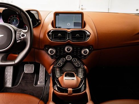 Used 2020 Aston Martin V8 Vantage Coupe image 37
