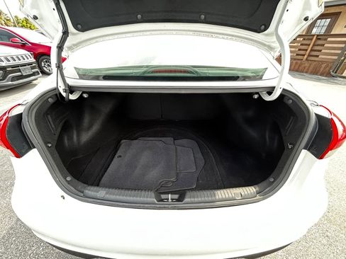 Used 2018 Kia Forte LX image 8