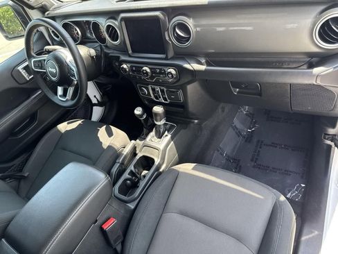 Used 2023 Jeep Gladiator Overland image 38