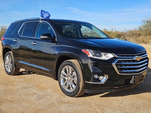 Used 2020 Chevrolet Traverse High Country image 3
