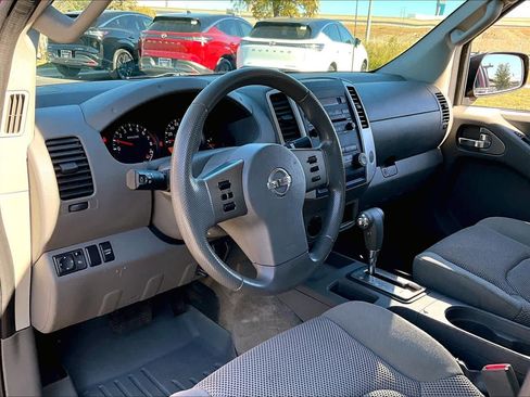 Used 2012 Nissan Frontier SV w/ SV Premium Utility Pkg image 17