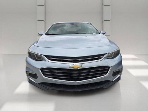 Used 2018 Chevrolet Malibu LT FWD image 2