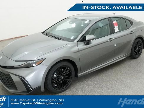 New 2026 Toyota Camry SE image 1