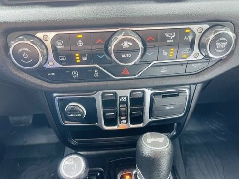 Used 2024 Jeep Wrangler Unlimited Sport AWD/4WD image 27
