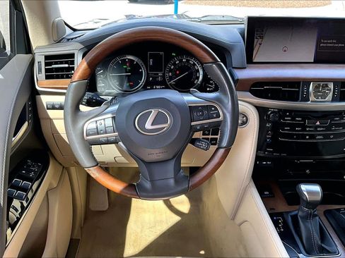 Used 2021 Lexus LX 570 4WD w/ Luxury Package image 6