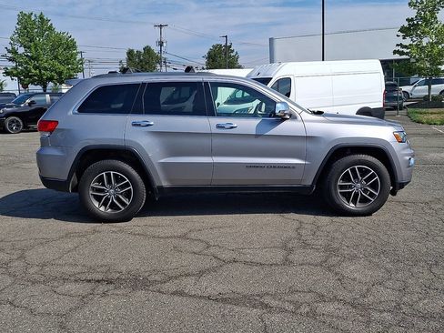 Used 2018 Jeep Grand Cherokee Limited AWD/4WD image 10