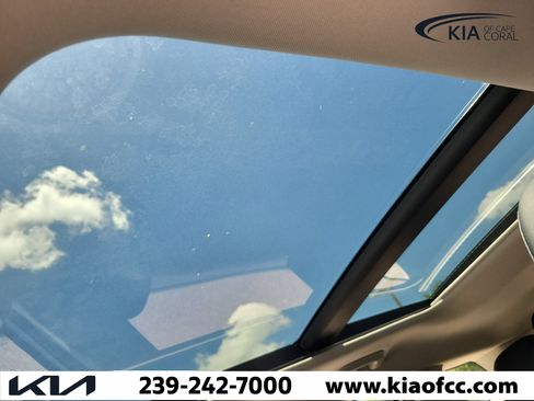 New 2026 Kia Sportage EX w/ EX Panorama Roof Package FWD image 17