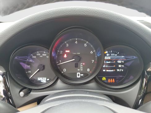 Used 2023 Porsche Macan AWD/4WD image 30