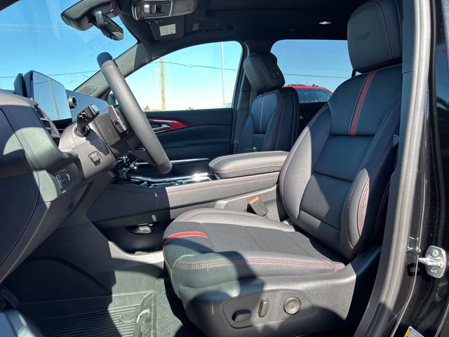 New 2026 Chevrolet Traverse RS w/ LPO, Floor Liner Package FWD image 28
