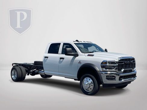 New 2026 RAM 5500 Tradesman w/ Chrome Appearance Group AWD/4WD image 2