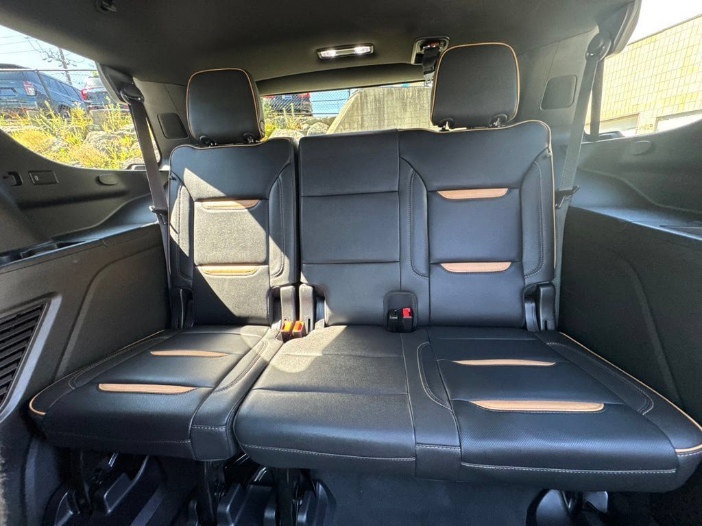 Used 2023 GMC Yukon AT4 w/ AT4 Premium Package AWD/4WD image 20