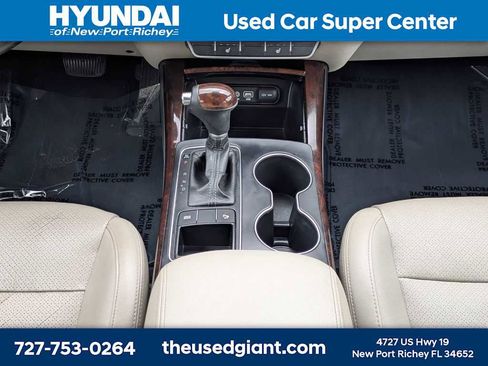 Used 2017 Kia Sorento EX image 21