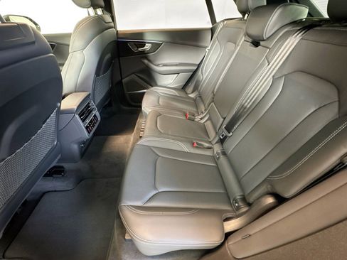 Used 2025 Audi Q8 Prestige image 23