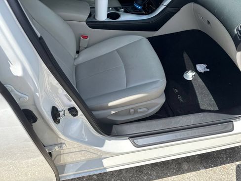 Used 2021 INFINITI Q50 Luxe w/ Seat & Sound Package RWD image 11