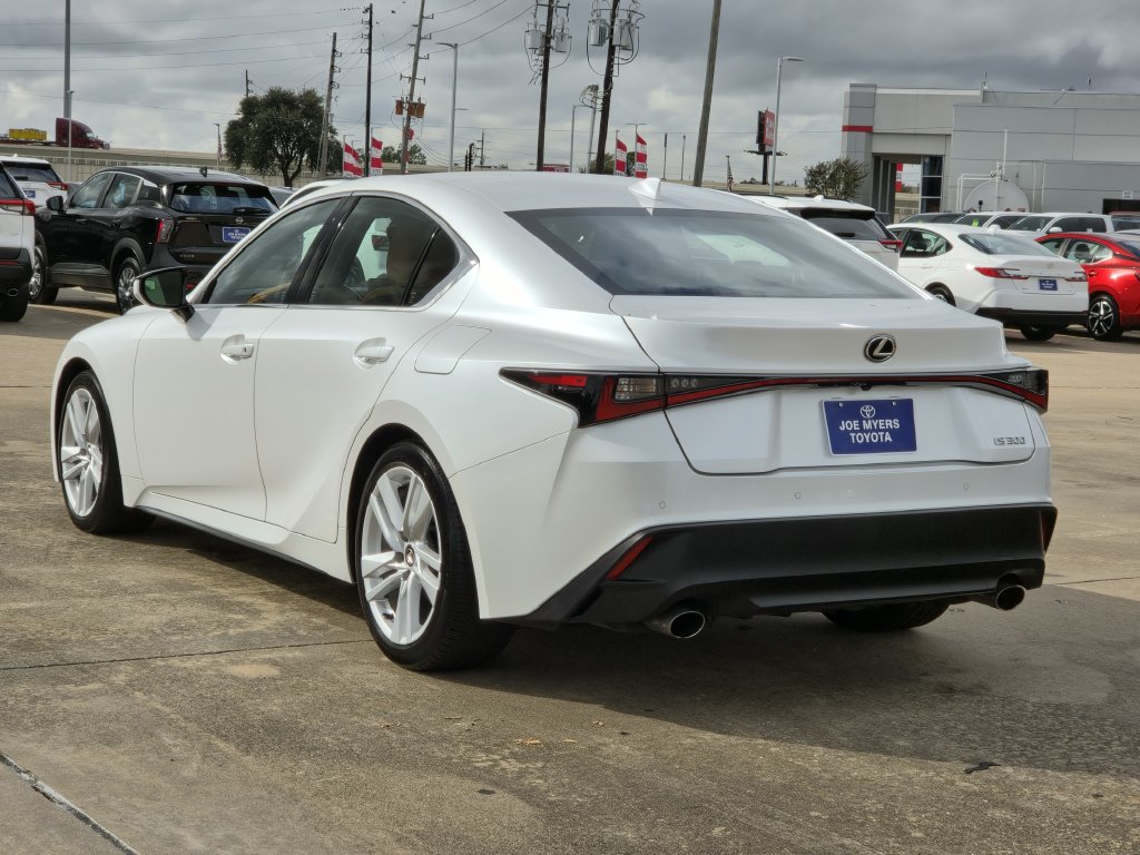 Used 2024 Lexus IS 300 w/ Comfort Package RWD image 7