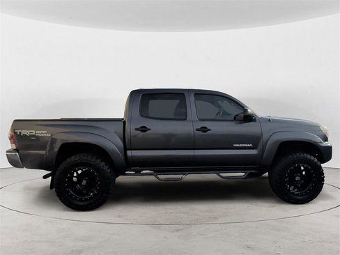 Used 2015 Toyota Tacoma Base image 6