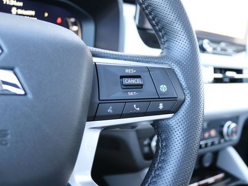 Used 2025 Mitsubishi Outlander SEL image 13