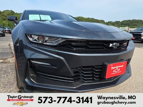 Used 2020 Chevrolet Camaro SS RWD image 11