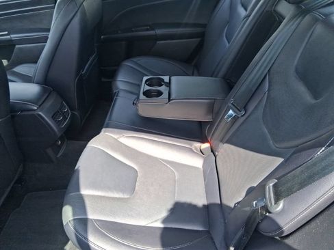 Used 2017 Ford Fusion Titanium FWD image 18