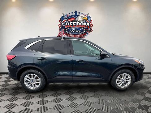Certified 2022 Ford Escape SE w/ Convenience Package AWD/4WD image 4